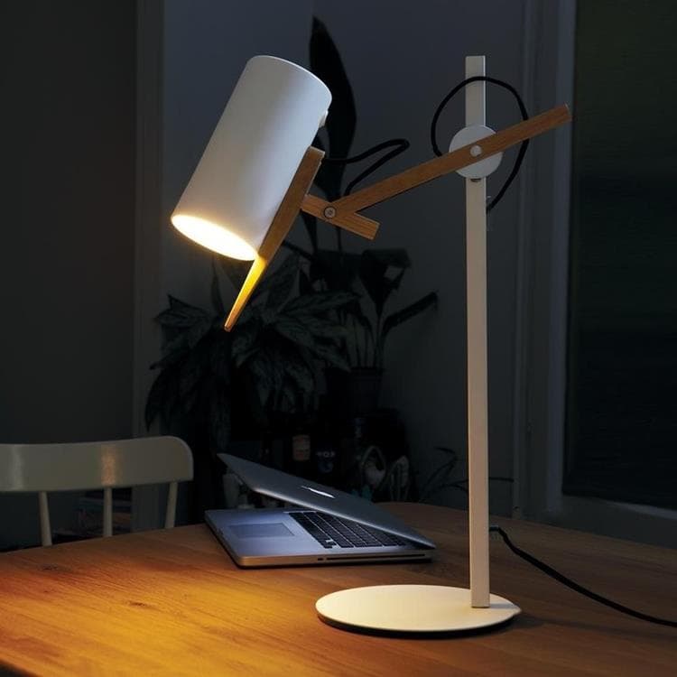 Drewniana lampa biurkowa H59cm SCANTLING Bialy