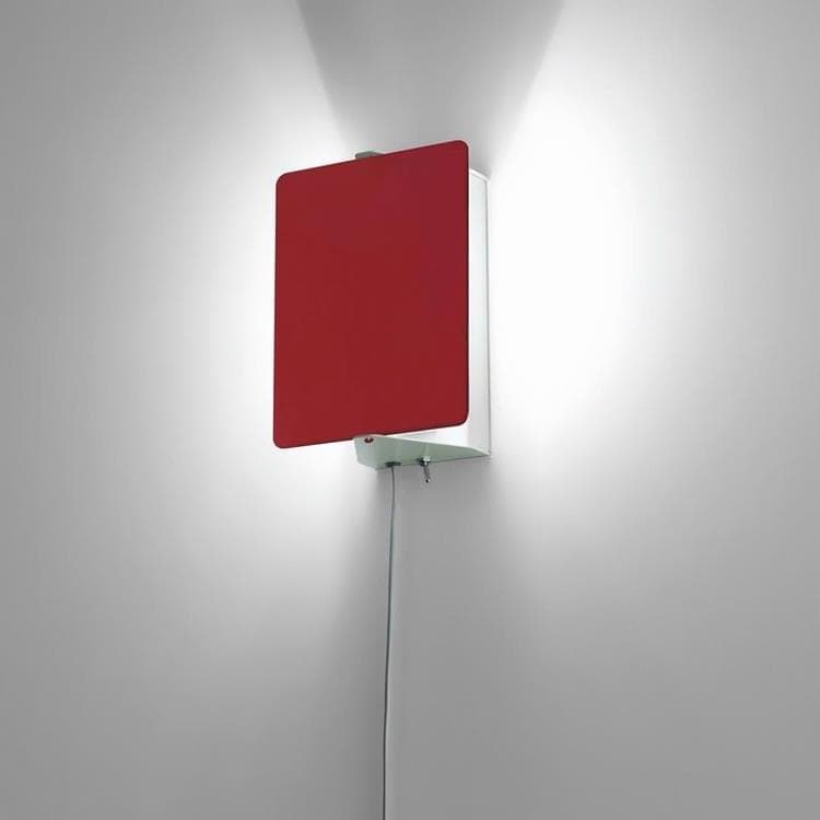 Metalowa lampa ścienna z gniazdem H17cm SWING SHUTTER WALL LAMP rouge