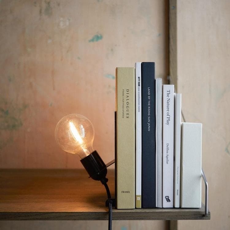 Lampa stołowa z zawieszką na książki H11cm AML LIBRARY Czarny