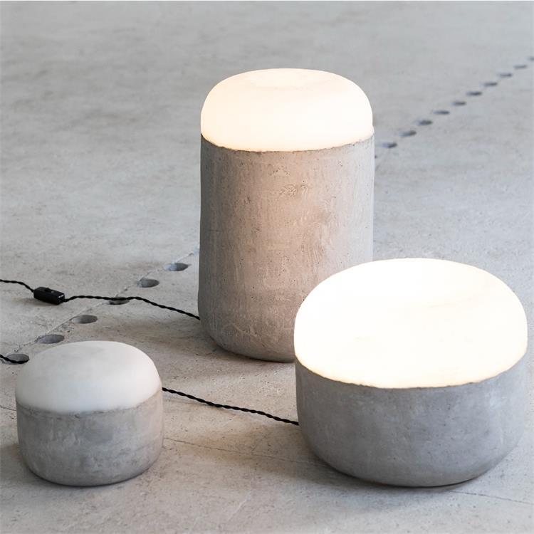 Lampa L z imitacji betonu H47cm CONCRETE beton