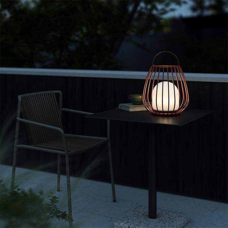 Zewnętrzna lampa stołowa z tworzywa sztucznego/metalu Ø28cm JIM TO GO rouge