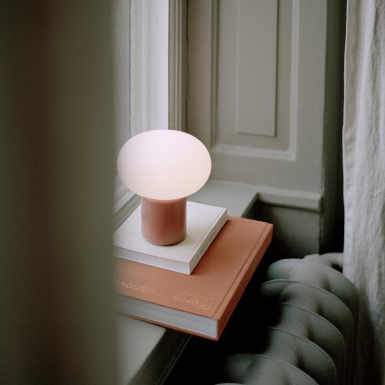 Lampa bezprzewodowa zewnętrzna H18cm KARL JOHAN terracotta