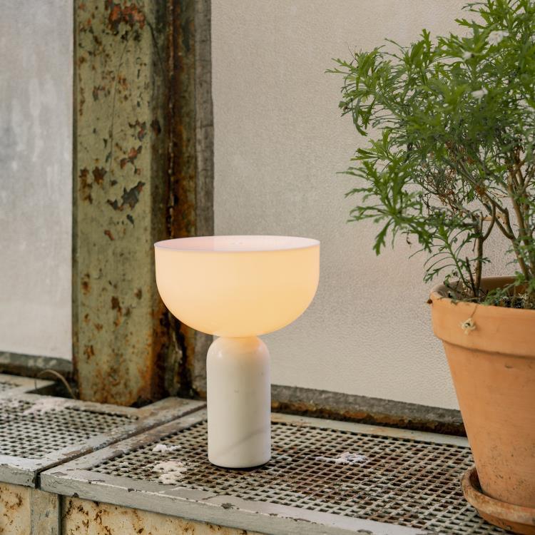 Bezprzewodowa lampa stołowa Marble H24cm KIZU blanc akryl