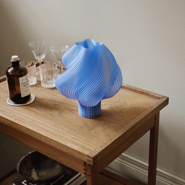Plastikowa lampa stołowa z recyklingu H26cm SOFT SERVE REGULAR Sorbet jagodowy