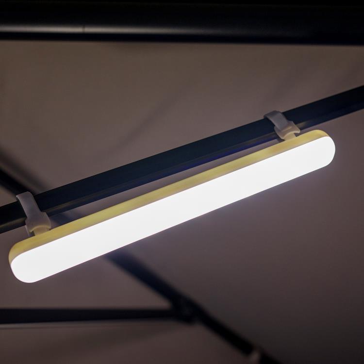 Zewnętrzna lampa sufitowa LED z recyklingowanego PVC H35cm BANANA Zólty