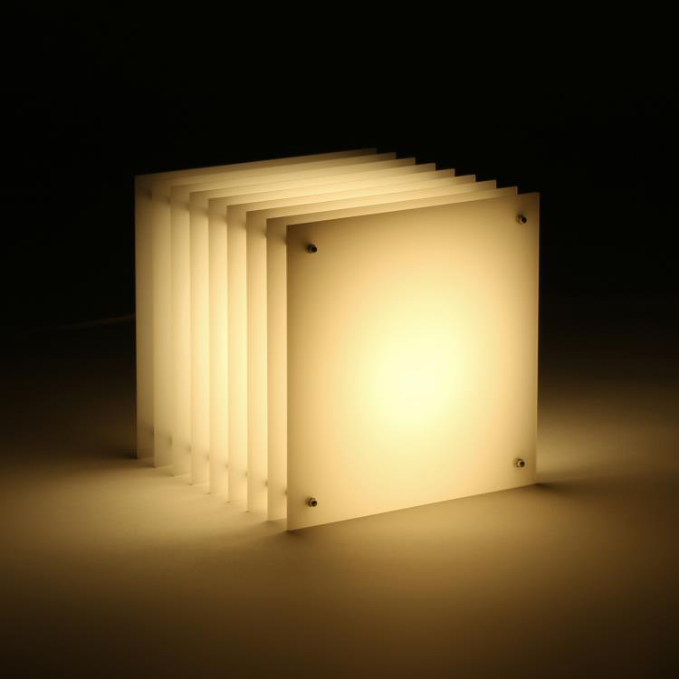 Akrylowa lampa stołowa LED H24cm LOP BIG SQUARE mleczny