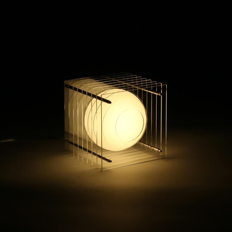 Akrylowa lampa stołowa LED H18cm LOP SMALL SQUARE Przezroczysty