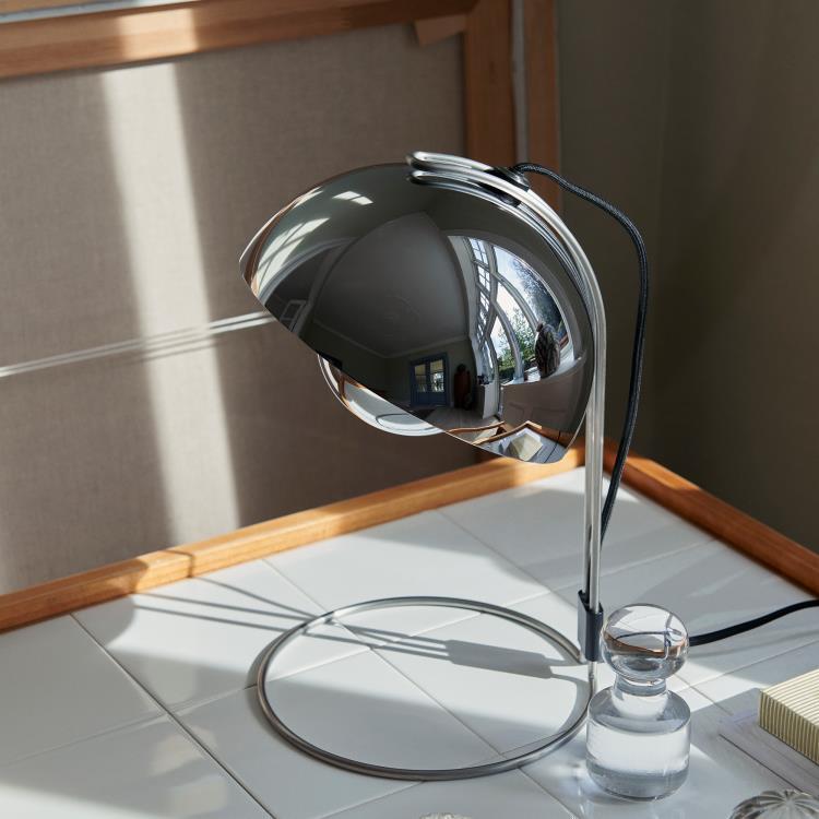 Lampa biurkowa metalowa H36cm FLOWERPOT VP4 