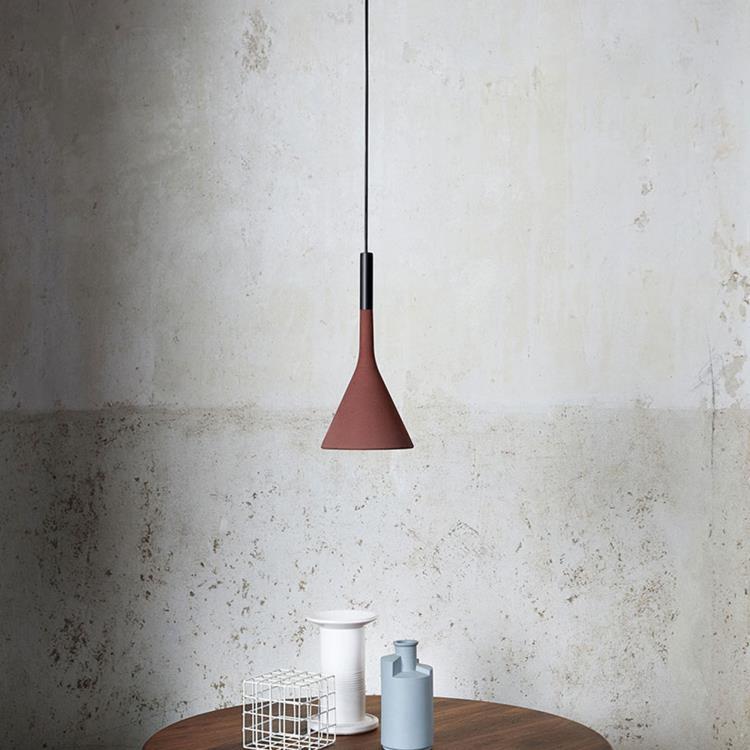 Lampa wisząca Cement żarówka LED Ø16,5cm APLOMB rouge